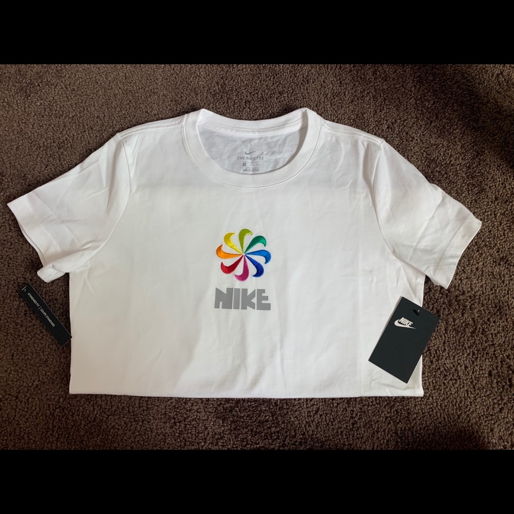 Nike Luminous White, Rainbow Wheeled T-Shirt 🌈